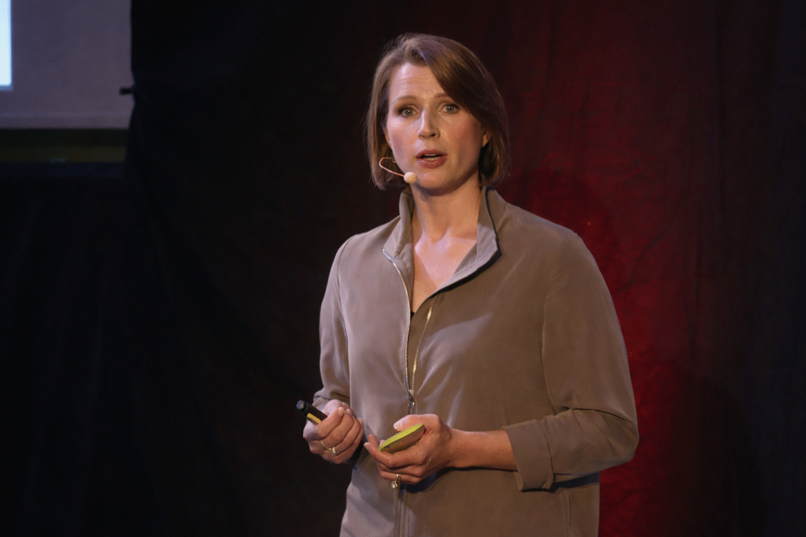 Josefine Cox – Leben, Bücher, Erfolg und bleibendes Vermächtnis