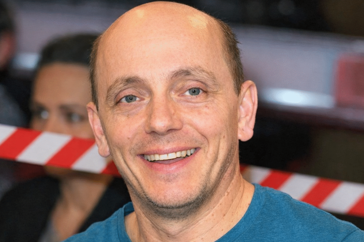 Bernhard Hoëcker Ehefrau Fotos – Was wirklich öffentlich ist und warum Privatsphäre zählt